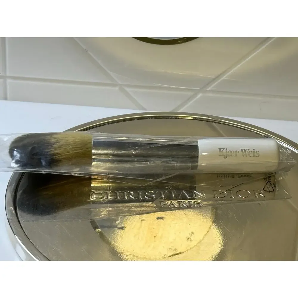 Kjaer Weis Bronzer Brush - NEW